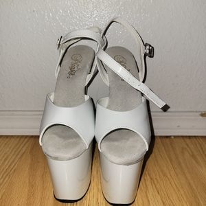 Size 7 white pleasers